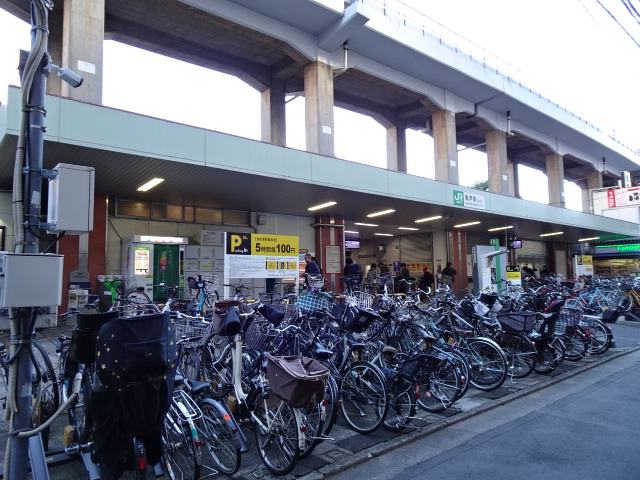 駅舎 (東口)