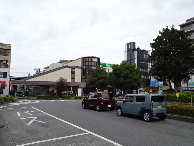 駅舎 (南口)