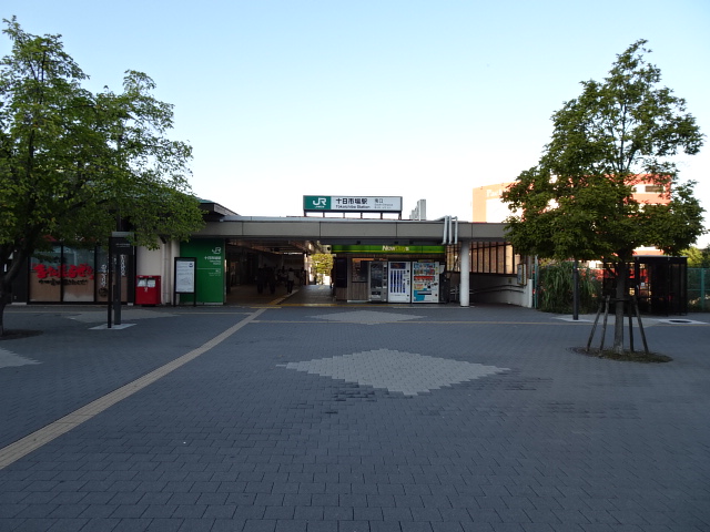 駅舎 (南口)