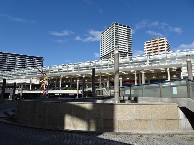 駅舎 (南口)